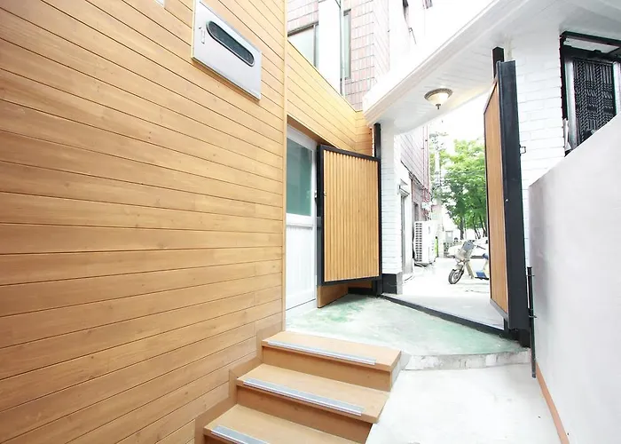 Cocoonstay Hongik Univ. Station