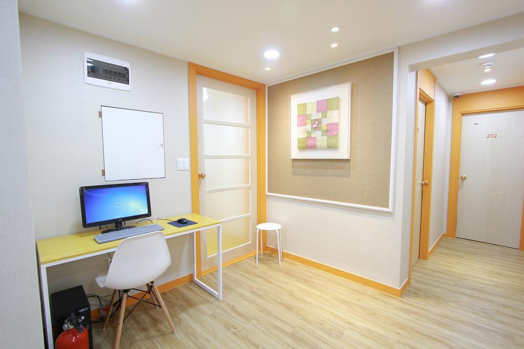 Cocoonstay Hongik Univ. Station Hostel Seoul